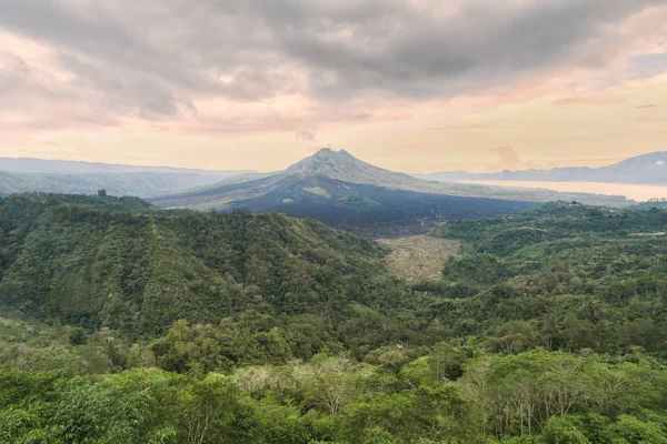 Kintamani vulkán nézet a Mount Batur, Bali — Stock Fotó