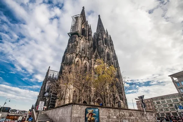 Vacances en Allemagne - La cathédrale de Cologne et le tourisme — Photo