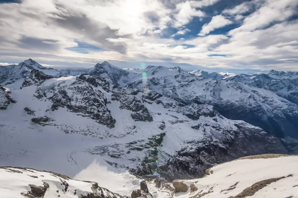 スイス アルプスの雪山ティトリス山の — ストック写真