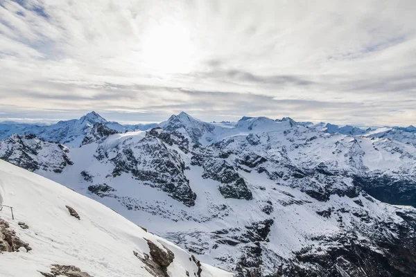 Ελβετία Άλπεις χιόνι στο βουνό του βουνό Titlis — Φωτογραφία Αρχείου