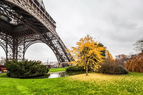 Eyfel Kulesi kışın Noel, Paris, Fransa — Stok fotoğraf