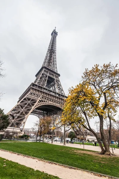 Torre Eiffel durante o inverno Natal, Paris, França — Fotografia de Stock