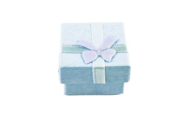 Klasik kağıt küçük hediye kutusu beyaz arka plan ile mevcut ambalaj için