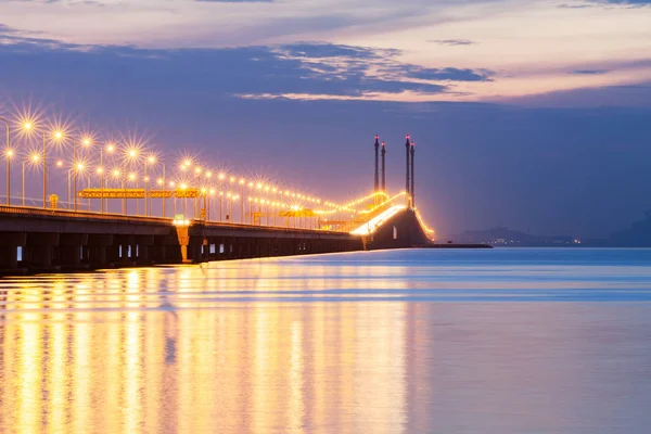 Penang Bridge vista de Hammer Bay, George Town Penang, Malásia — Fotografia de Stock