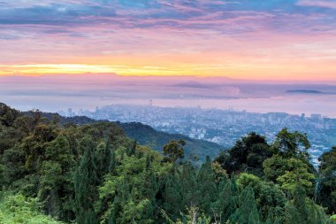 George Town Büyükşehir cityscape hill veya dağ gündoğumu günbatımı sırasında üst görünümden
