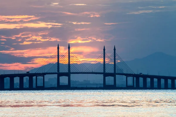 Georgetown Penang Bridge pohled během východu slunce jako pozadí — Stock fotografie