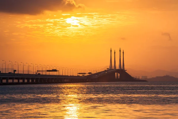 Georgetown Penang Bridge pohled během východu slunce jako pozadí — Stock fotografie
