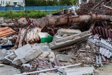 Önemsiz sitesi felaket tsunami, deprem, kasırga ya da tayfun gibi gösteren