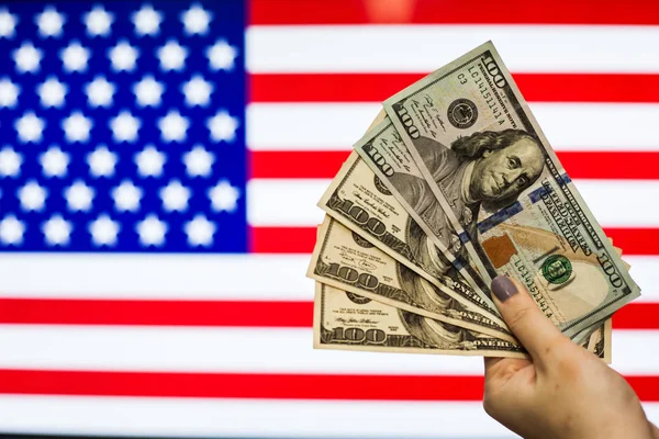 Banconota in dollari USA che indica un crollo del mercato — Foto Stock