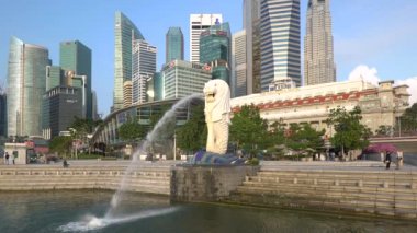 merlion heykeli ile arka plan, marina bay, Singapur şehir manzarası