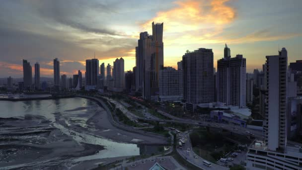 Panoramę miasta o zachodzie słońca, Panama City — Wideo stockowe
