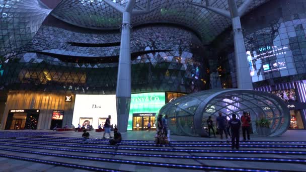 ION Orchard Mall, distrito comercial de Orchard Road, Singapur — Vídeo de stock