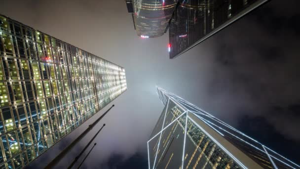 Niski kąt widzenia skyscrappers w Central, Hong Kong Island — Wideo stockowe