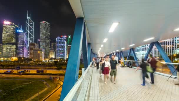 Passerella pedonale che conduce verso Central, Hong Kong Island — Video Stock