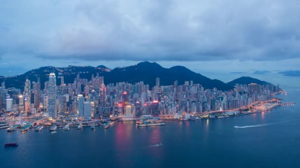 Vista elevada sobre el concurrido puerto de Hong Kong — Vídeos de Stock