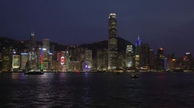 Hong Kong manzarası liman Kowloon taraftan görüldü