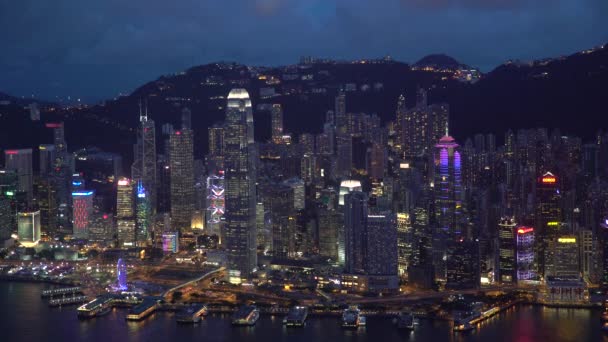 Vistas elevadas, Puerto y distrito central de Hong Kong — Vídeo de stock