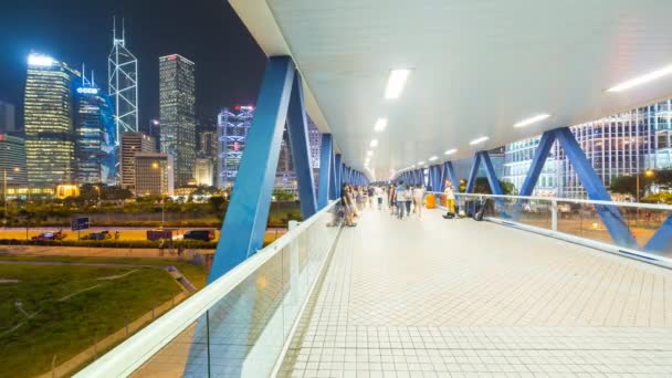 Passerella pedonale che conduce verso Central, Hong Kong Island — Video Stock