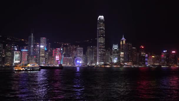 Horizonte de Hong Kong visto desde el lado de Kowloon del puerto — Vídeos de Stock