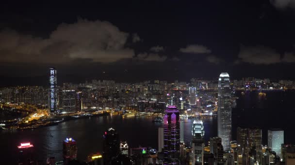 Panoramę miasta i Victoria Harbour, obejrzeli z Victoria Peak, Hong Kong — Wideo stockowe