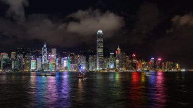 Hong Kong manzarası liman Kowloon taraftan görüldü