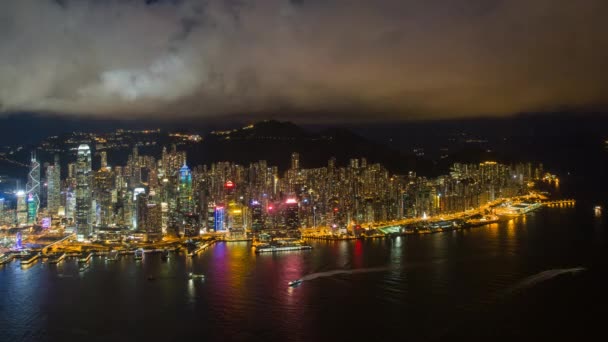 Verhoogde uitzicht over de drukke haven van Hong Kong — Stockvideo