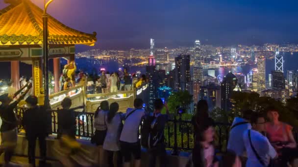 Lion's paviljoen uitkijk richt op Victoria Peak, Hong Kong — Stockvideo