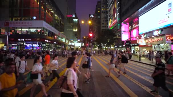 Tráfico y personas en Causeway Bay, Central, Hong Kong — Vídeos de Stock
