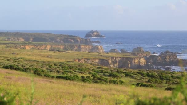 Paysage le long de la côte maritime — Video