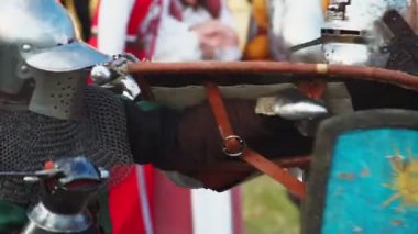 İki ortaçağ Şövalyeleri arasındaki savaş. Slowmotion