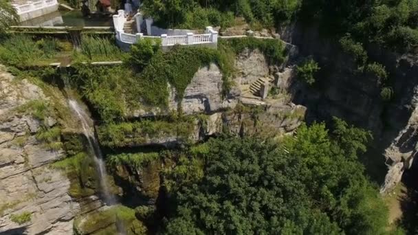Historische stad op een rotsachtige landtong in Oekraïne — Stockvideo