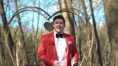 Şovmen Talking ve guesturies mikrofon ile