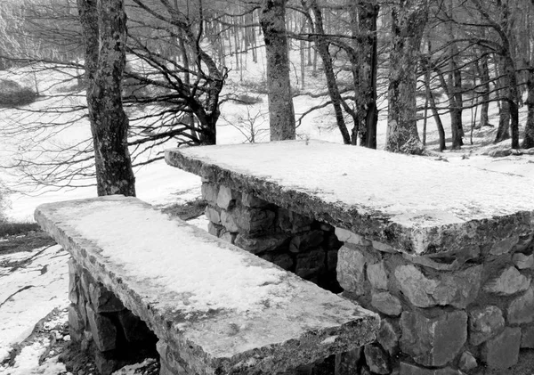 Eerste sneeuwval in Fontecerro Rieti, Italië — Stockfoto