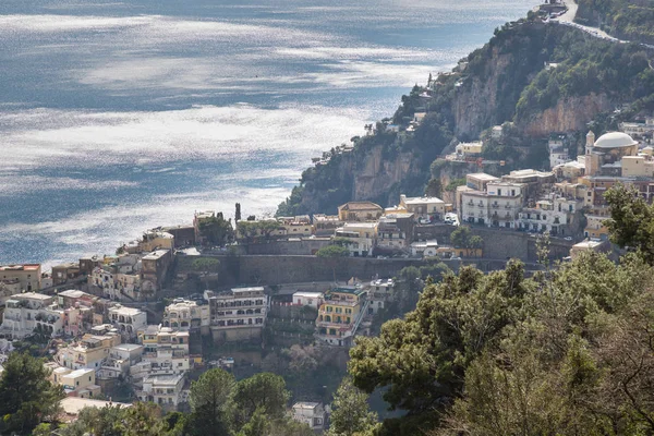 Skalnaté pobřeží Positano — Stock fotografie