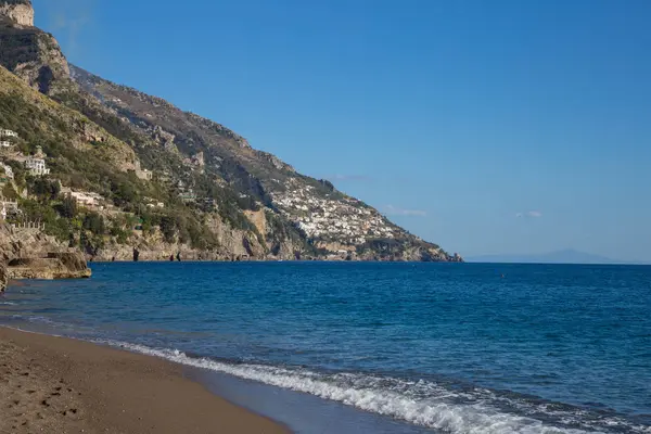 Positano kayalık sahil