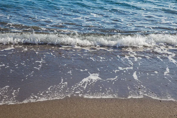 Les vagues mousseuses de Positano — Photo