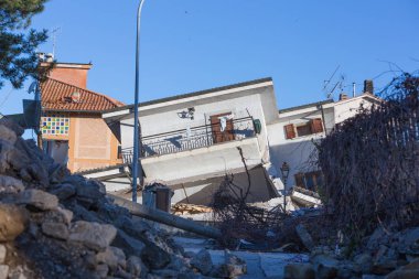 Amatör, Lazio, İtalya 24 Ağustos 2016. Deprem merkezi İtalya richter ölçeğine göre büyüklüğü 6,5 ölçekli. Yıkıcı gücünü.