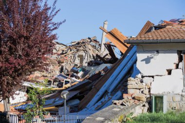 Amatör, Lazio, İtalya 24 Ağustos 2016. Deprem merkezi İtalya richter ölçeğine göre büyüklüğü 6,5 ölçekli. Yıkıcı gücünü.