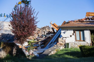 Amatör, Lazio, İtalya 24 Ağustos 2016. Deprem merkezi İtalya richter ölçeğine göre büyüklüğü 6,5 ölçekli. Yıkıcı gücünü.