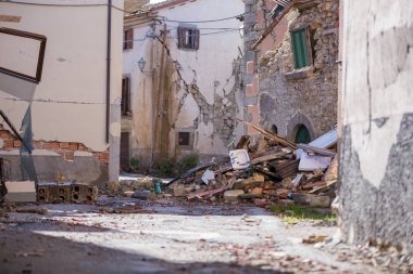 Retrosi, Lazio, İtalya 24 Ağustos 2016. Deprem merkezi İtalya richter ölçeğine göre büyüklüğü 6,5 ölçekli. Yıkıcı gücünü.