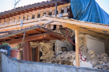 Retrosi, Lazio, İtalya 24 Ağustos 2016. Deprem merkezi İtalya richter ölçeğine göre büyüklüğü 6,5 ölçekli. Yıkıcı gücünü.