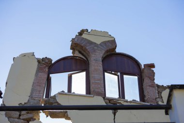 Retrosi, Lazio, İtalya 24 Ağustos 2016. Deprem merkezi İtalya richter ölçeğine göre büyüklüğü 6,5 ölçekli. Yıkıcı gücünü.