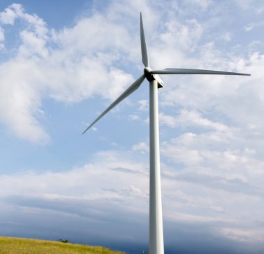 Capracotta, Molise, İtalya 26 Haziran 2017. Rüzgar türbinleri yenilenebilir kaynakları elektrik olmadan kirlilik için