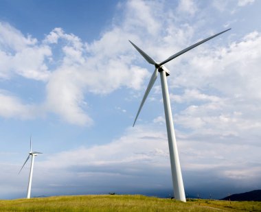 Capracotta, Molise, İtalya 26 Haziran 2017. Rüzgar türbinleri yenilenebilir kaynakları elektrik olmadan kirlilik için