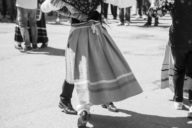 Dans ve müzik köyün Lale Festivali arasında 