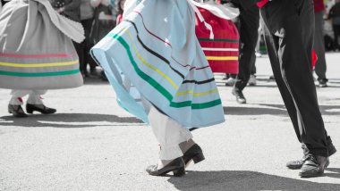 Dans ve müzik köyün Lale Festivali arasında 