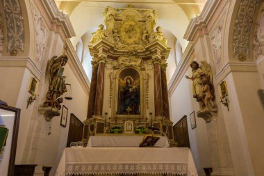 Pescasseroli, Abruzzo, İtalya. 13 Ekim 2017. Kutsal bakire Meryem, Mount hangi İngilizce kilise Simone stok 16 Temmuz 1251 üzerinde olduğu iddia edilen Marian hayalet anmak için uyguladı Carmel Kilisesi