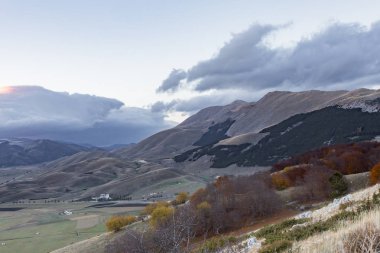 Roccaraso, Abruzzo, İtalya. 13 Ekim 2017. Kış ve kar en iyi şekilde vermek için bekleyen manzara
