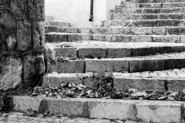 Villetta Barrea, Abruzzo, İtalya. 13 Ekim 2017. Kar yağışı ülkenin merkezinde belgelerinde fotoğraf