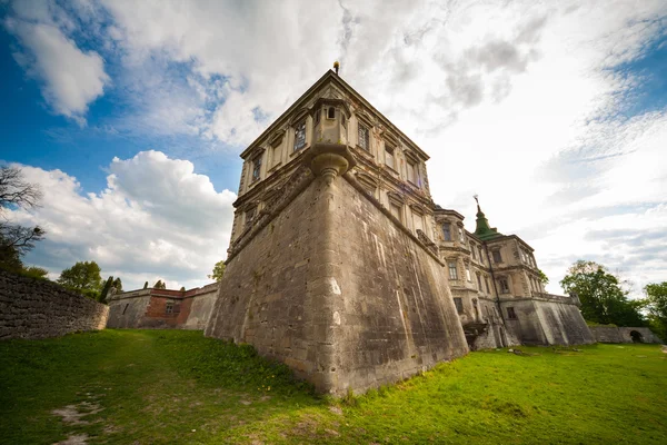Zamek w Podhorcach (lub Pałac w Podhorcach), Lwów region, Ukraina, Zachodnia Ukraina, stary zamek, zabytek — Zdjęcie stockowe